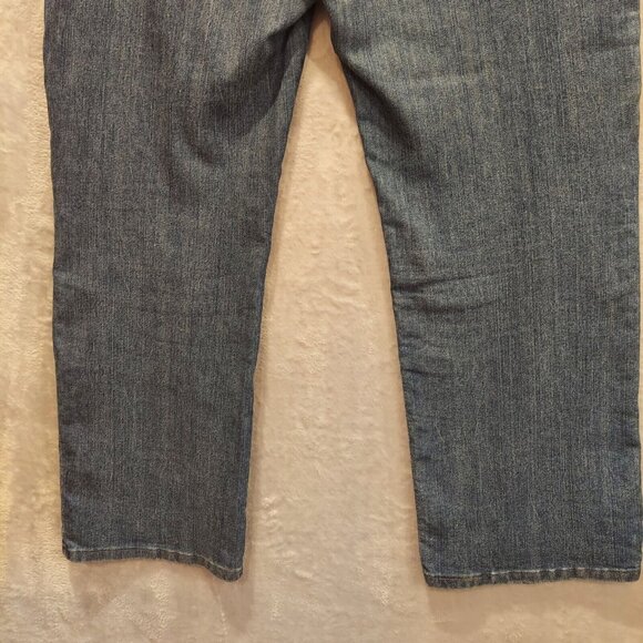 Lee Classic Fit Straight Leg Jeans Size 18 straight measures 39x29 high rise Mom - Picture 11 of 13